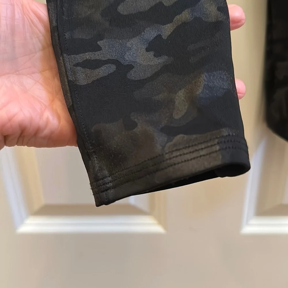 Spanx Faux Leather Camo Leggings Black SzS Like New